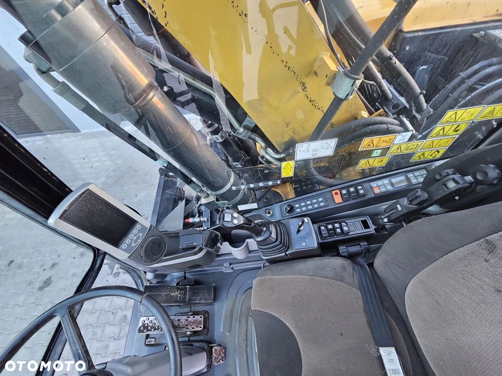 Caterpillar M313D - 11