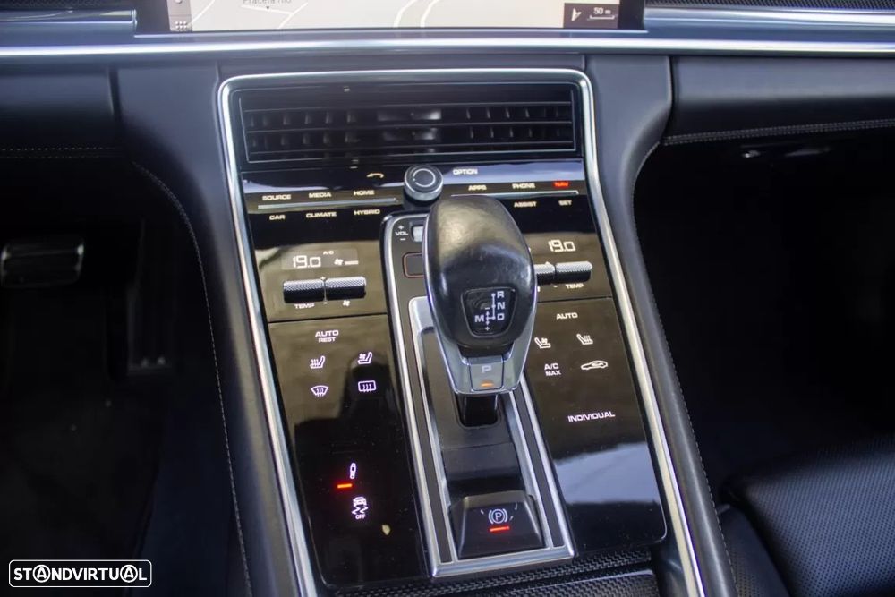 Porsche Panamera Sport Turismo - 21