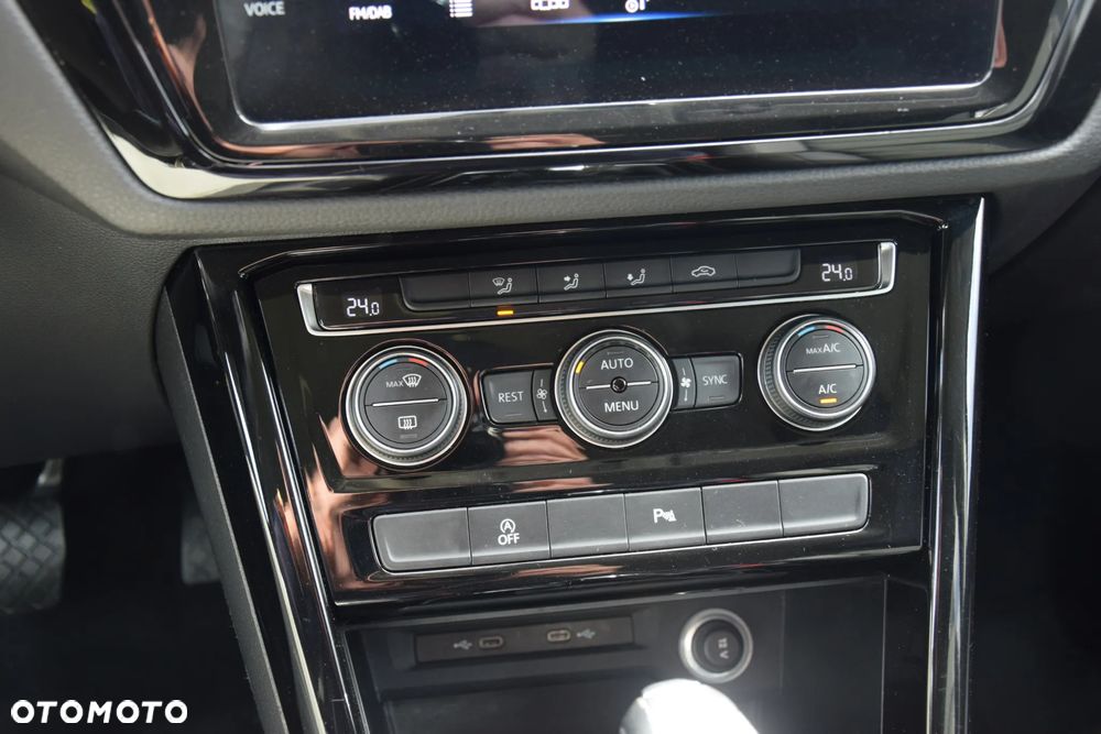 Volkswagen Touran 1.5 TSI ACT OPF DSG Highline - 29