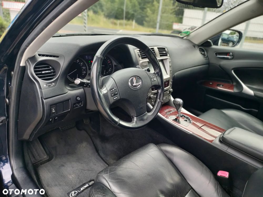 Lexus IS 250 Executive Line - 18