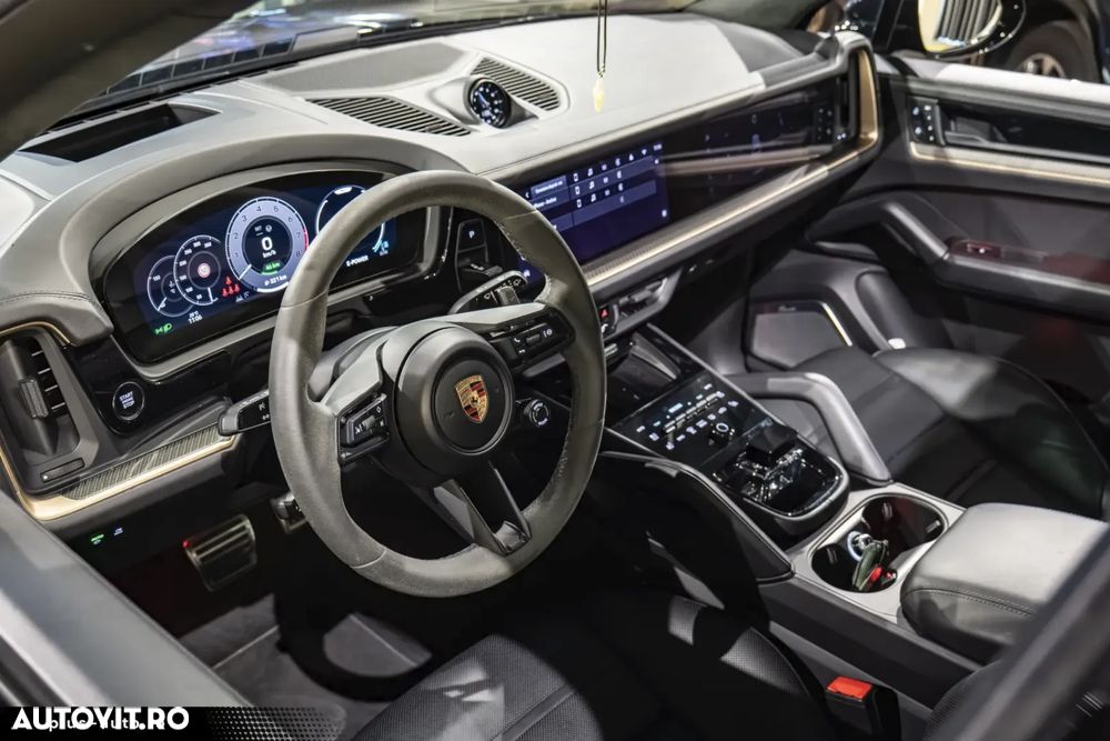Porsche Cayenne Turbo E-Hybrid - 24