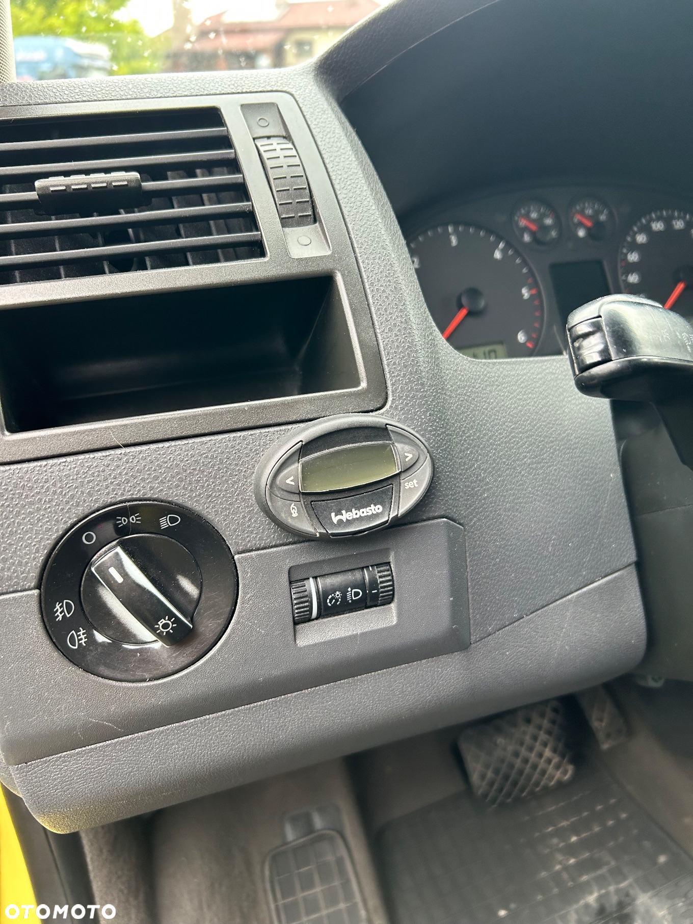 Volkswagen Multivan - 13