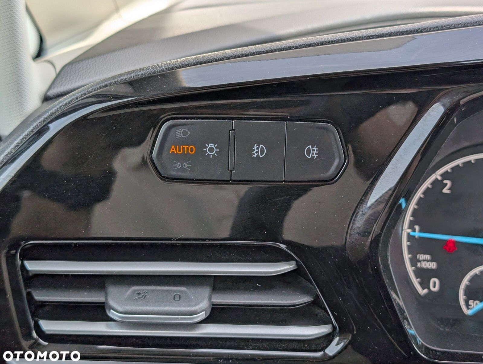 Ford Tourneo Connect 2.0 EcoBlue Titanium - 17