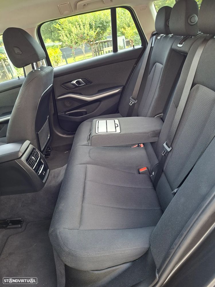 BMW 320 d Auto - 9