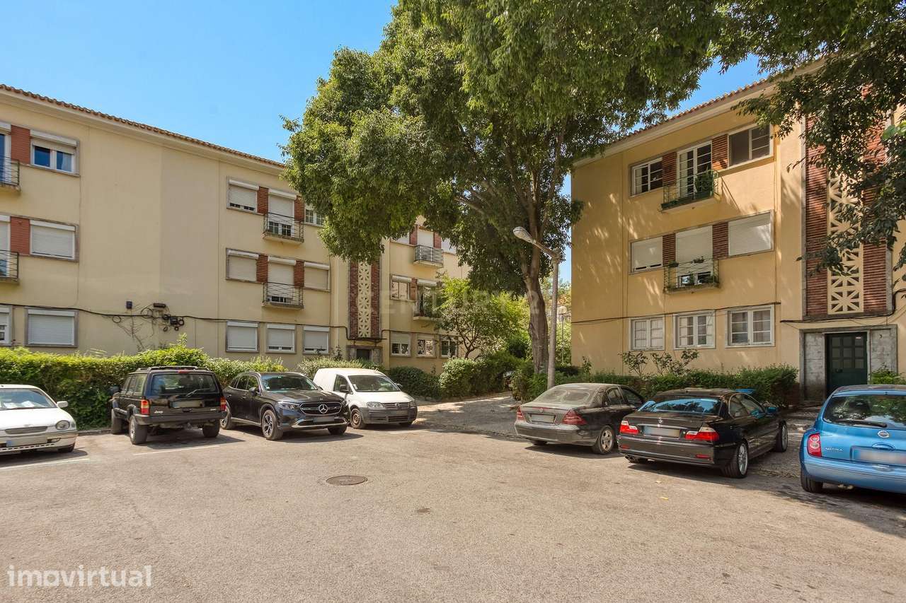 T2 com Jardim Privativo em Alvalade | Rua Rosália de Castro | - Grande imagem: 2/31