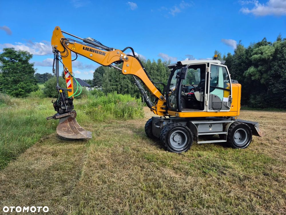 Liebherr A 910 - 7