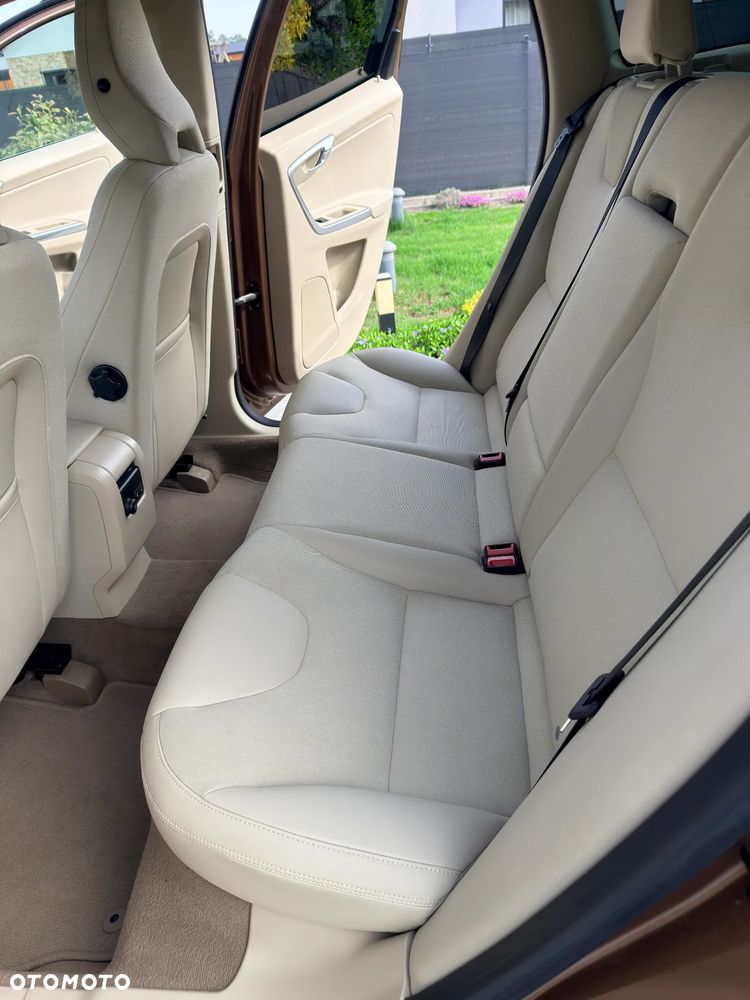 Volvo XC 60 2.4D AWD - 19