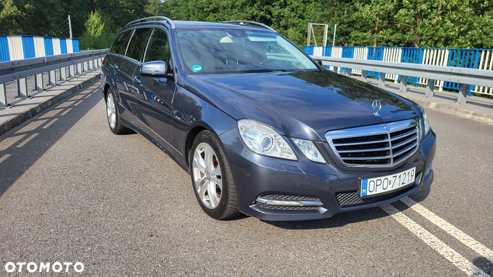 Mercedes-Benz Klasa E 250 CGI BlueEffICIENCY Avantgarde - 1