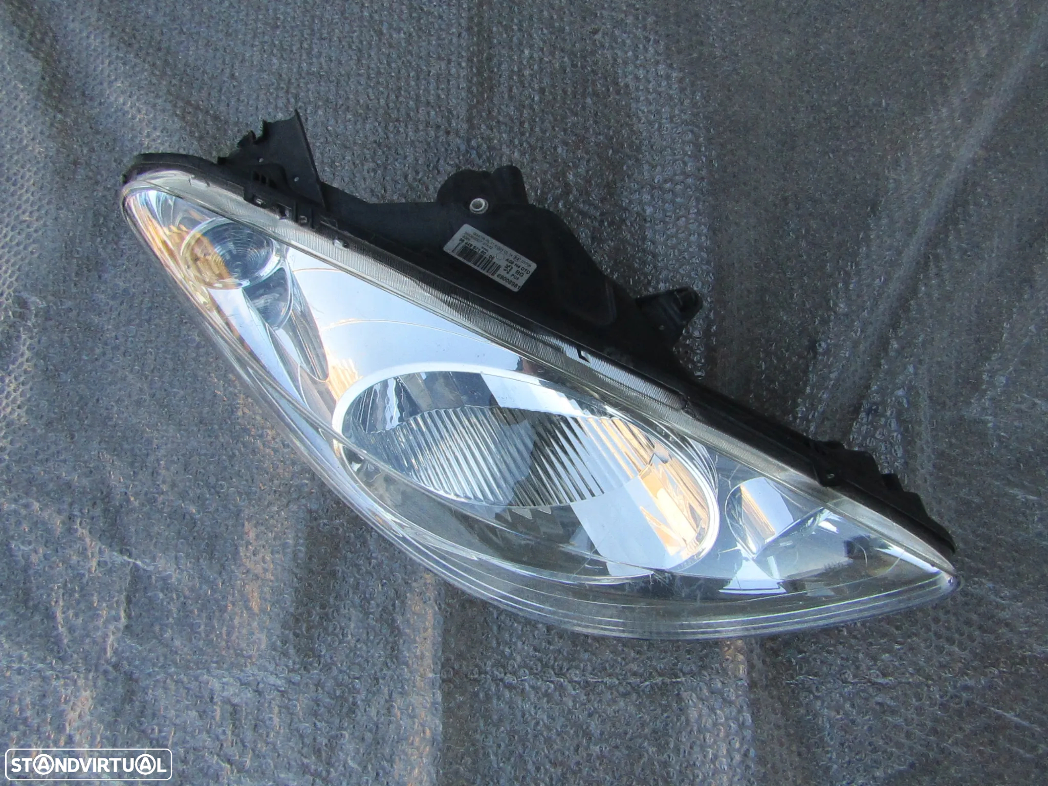 Farol Peugeot 108 ano 2009 (ver descrição) - 3
