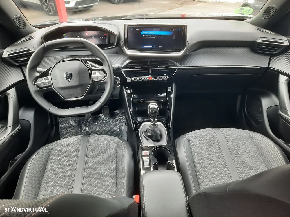 Peugeot 2008 1.2 PureTech Allure Pack - 32