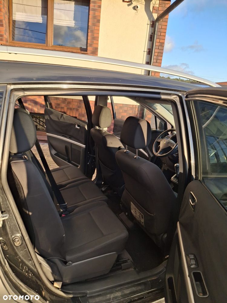 Toyota Corolla Verso - 12