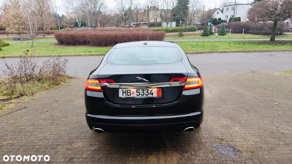 Jaguar XF 2.7 V6 Premium Luxury - 23