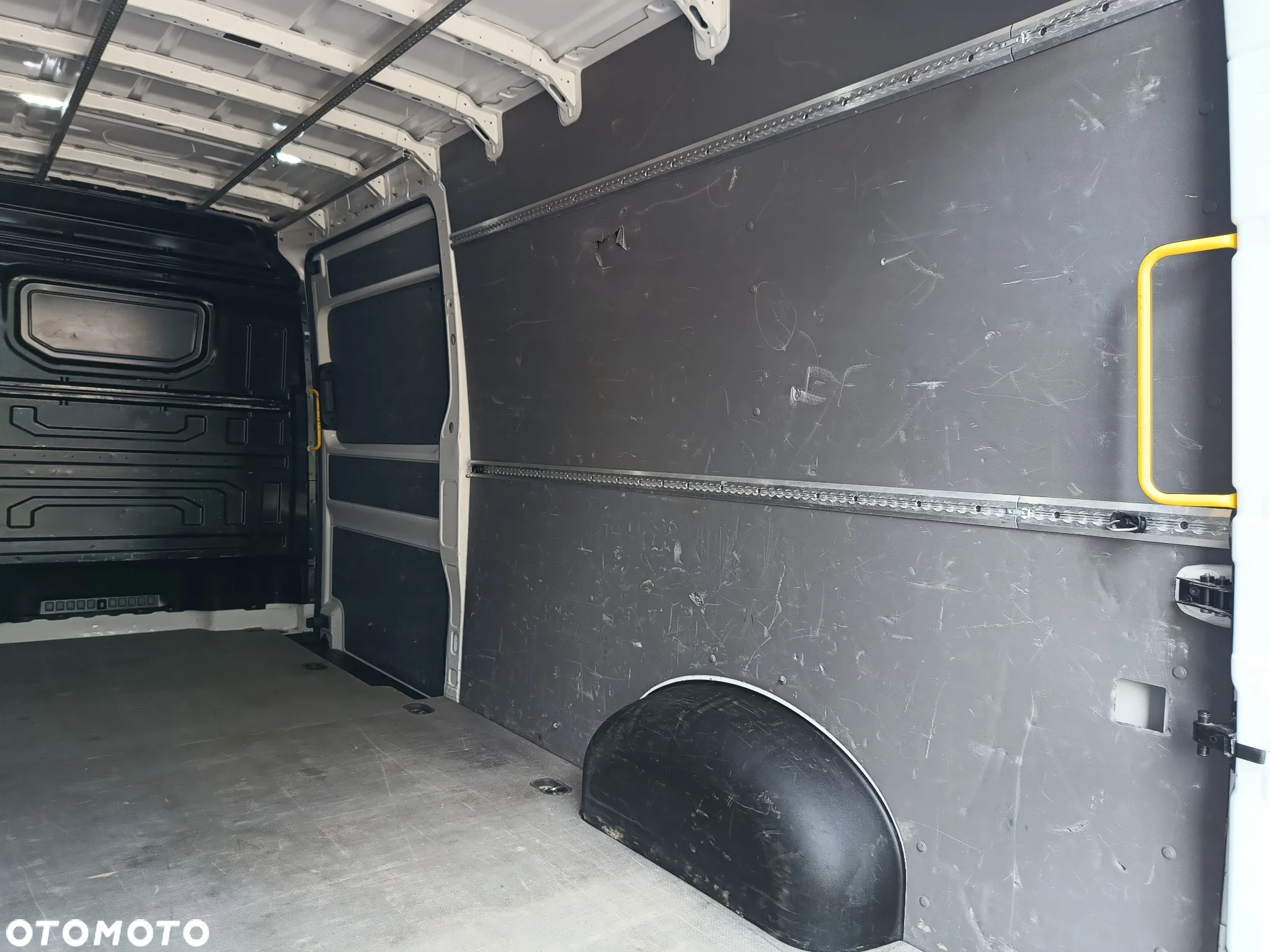 Volkswagen Crafter 3.180 Automat Długi - 14