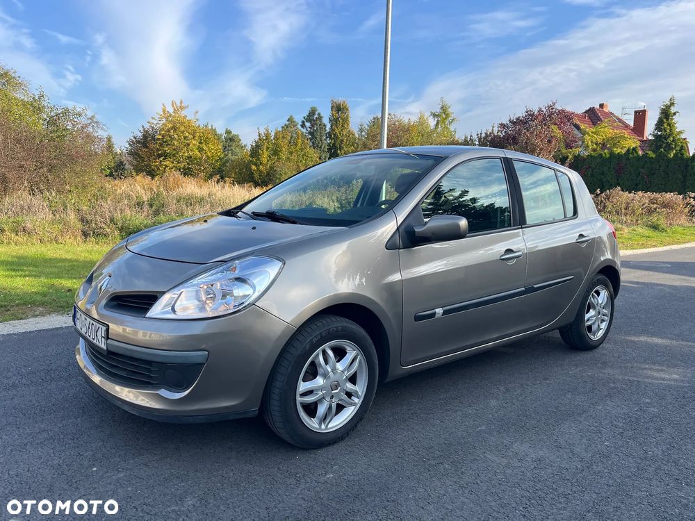 Renault Clio 1.6 16V Dynamique - 1