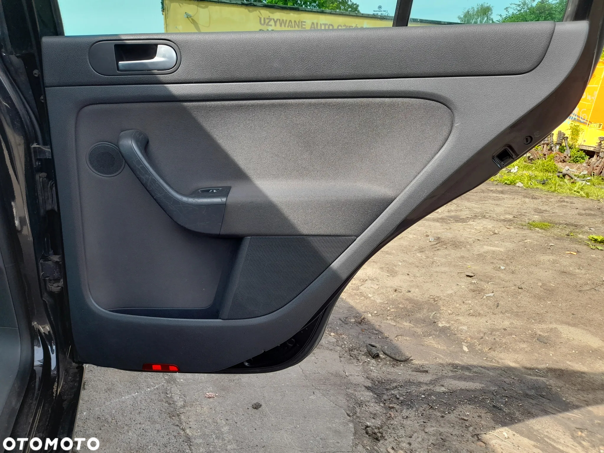 VW GOLF V PLUS KOMPLET BOCZKÓW DRZWI BOCZKI BOCZEK TAPICERKA - 10