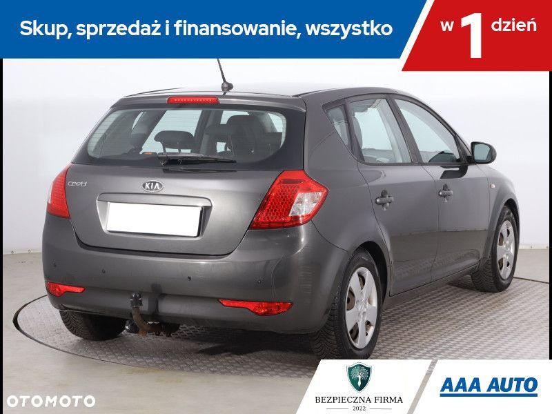 Kia Ceed - 7