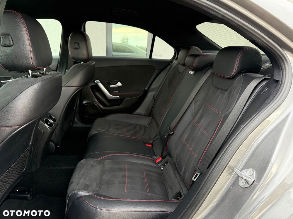 Mercedes-Benz Klasa A 200 AMG Line 7G-DCT - 34