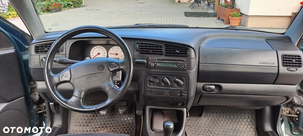 Volkswagen Golf - 5