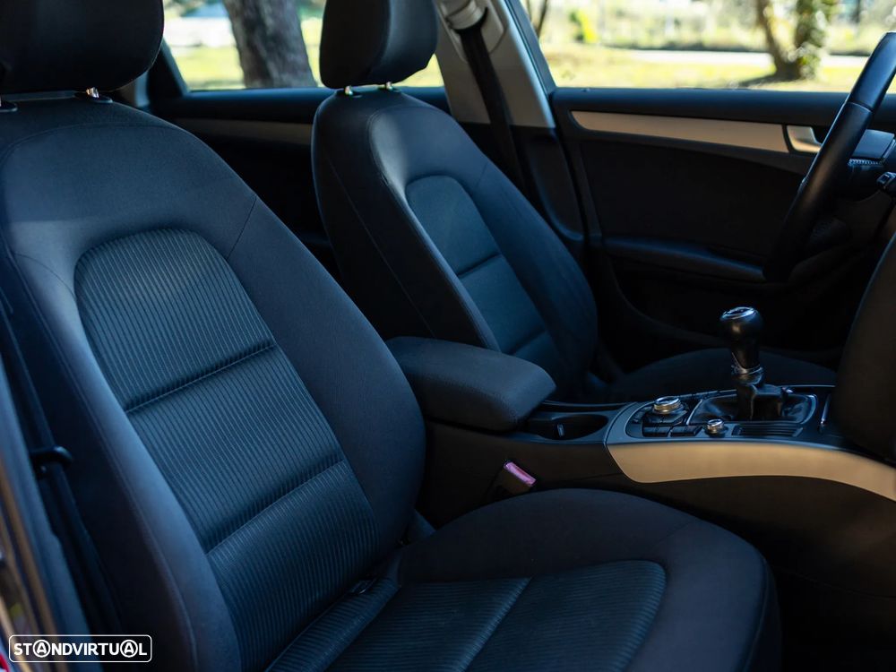 Audi A4 Avant 2.0 TDI Business Line Sport - 6