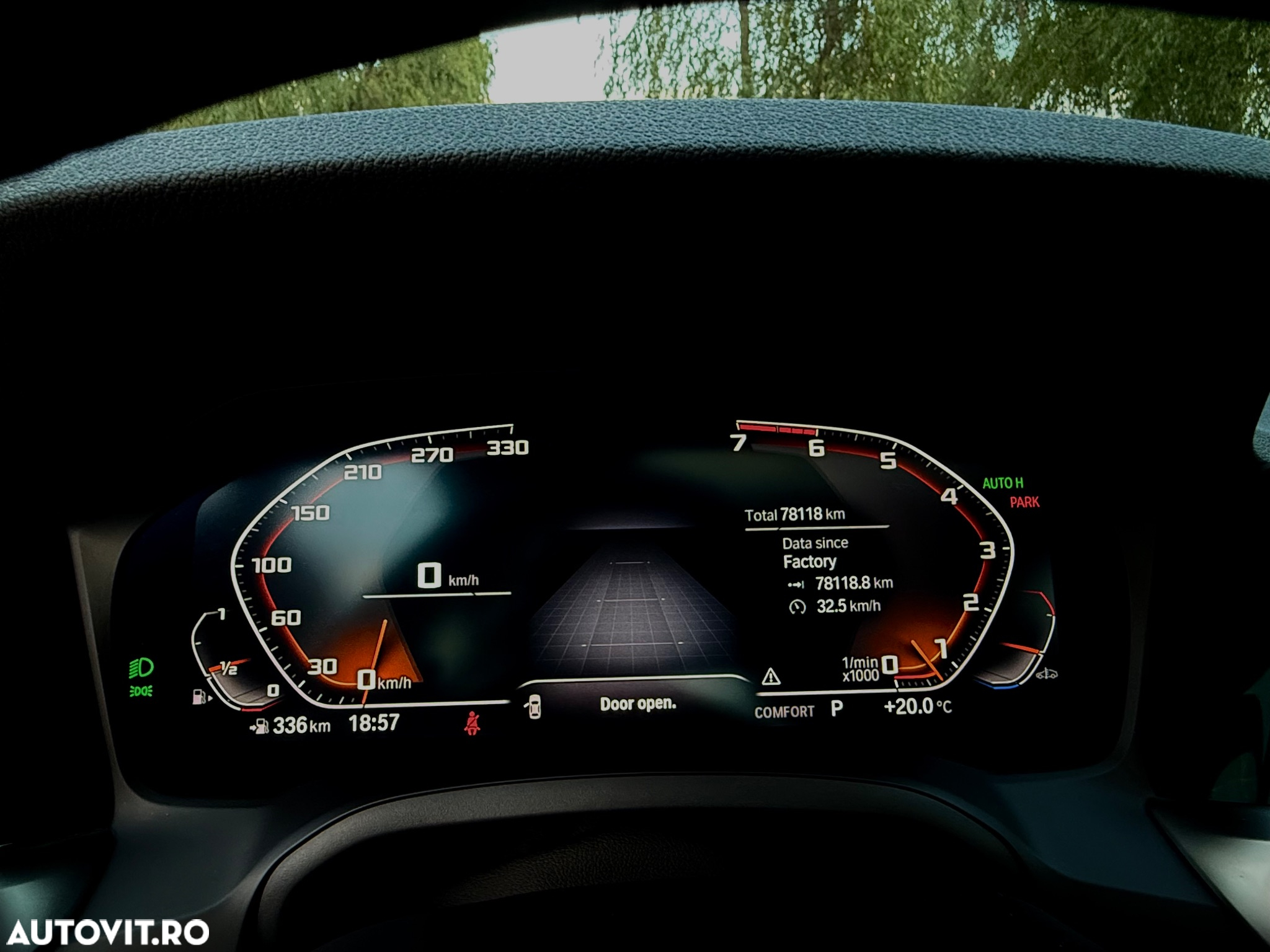BMW Seria 3 330i xDrive AT - 9