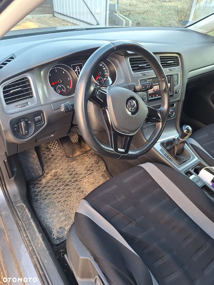 Volkswagen Golf 1.6 TDI BlueMotion Comfortline - 4