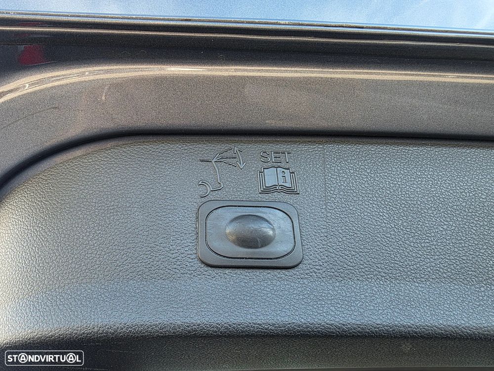 Ford Kuga 2.0 TDCi Titanium - 33