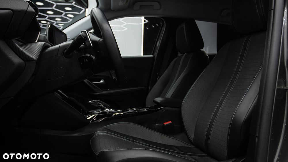 Peugeot 2008 1.2 PureTech Allure S&S EAT8 - 8