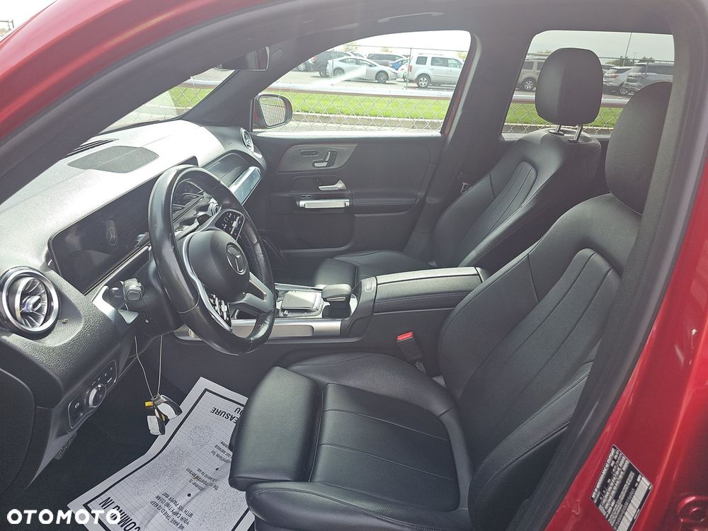 Mercedes-Benz GLB - 9