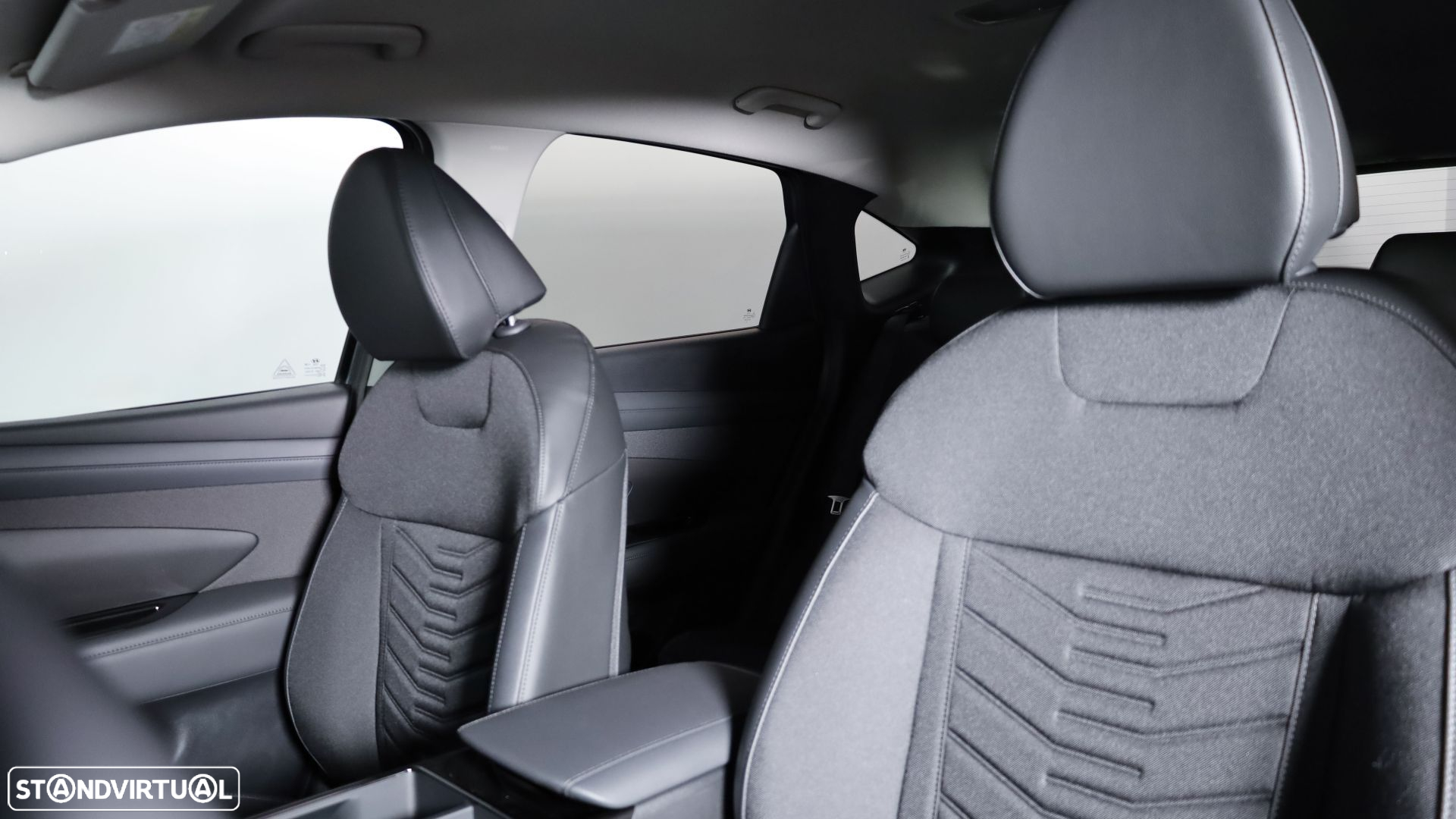Hyundai Tucson 1.6 T-GDI PHEV e-Vanguard + TT - 7