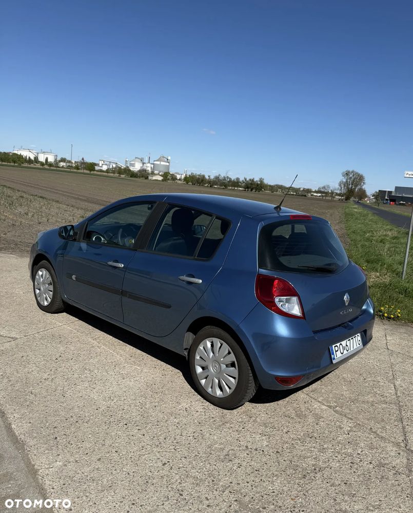 Renault Clio 1.2 16V Alize - 2