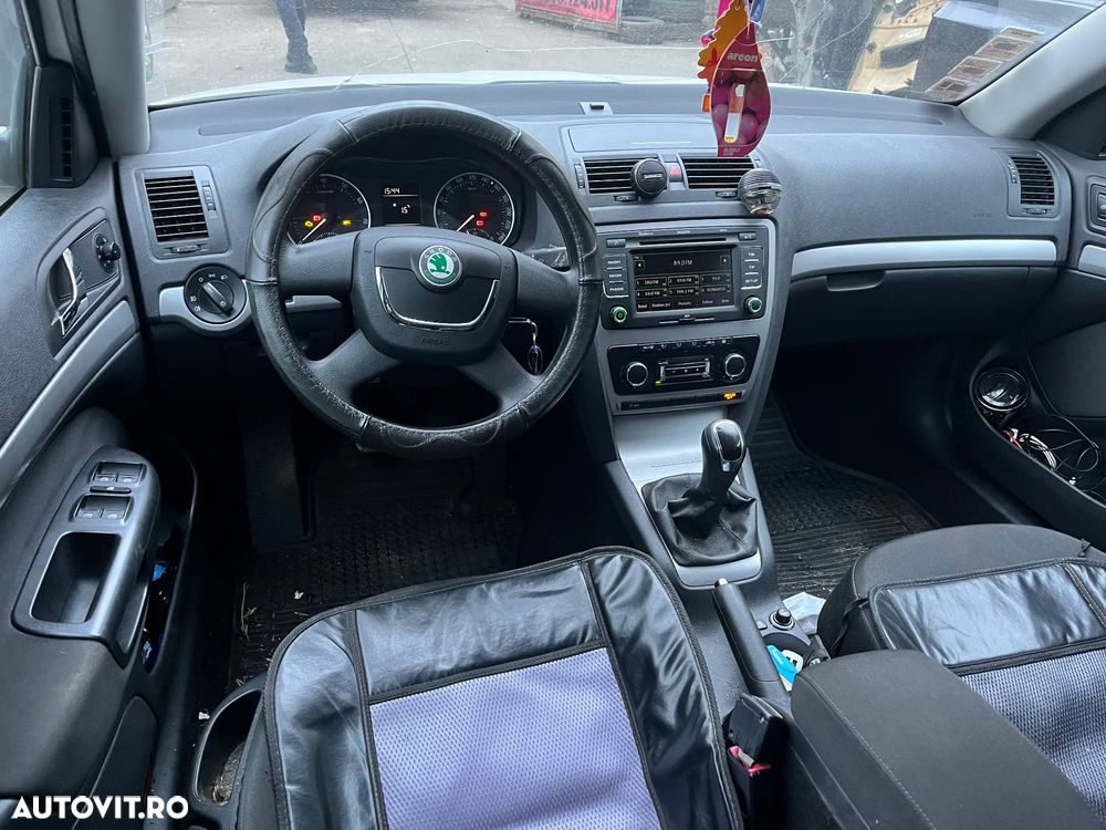 Dezmembrez Skoda Octavia 2 facelift alb 2012 1,8 TSI - 3