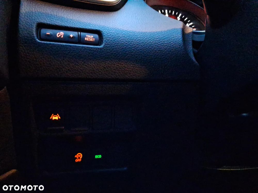 Nissan Qashqai 1.3 DIG-T N-Connecta DCT - 22