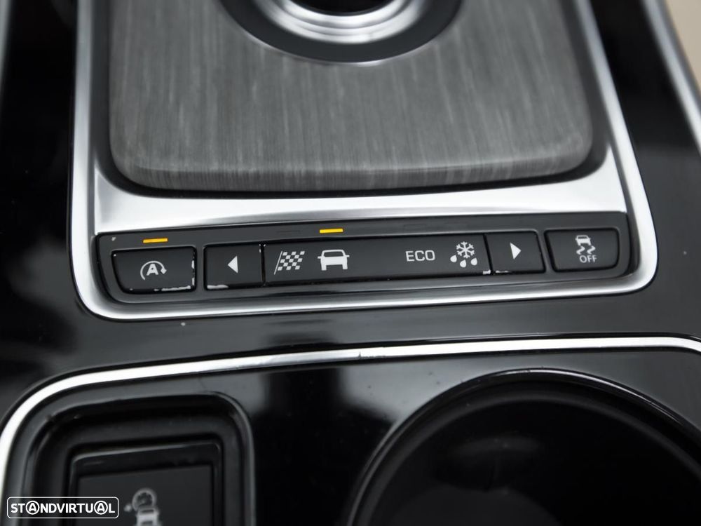 Jaguar XE - 20