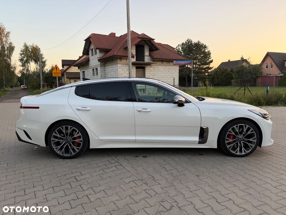 Kia Stinger 3.3 T-GDI V6 GT AWD - 9