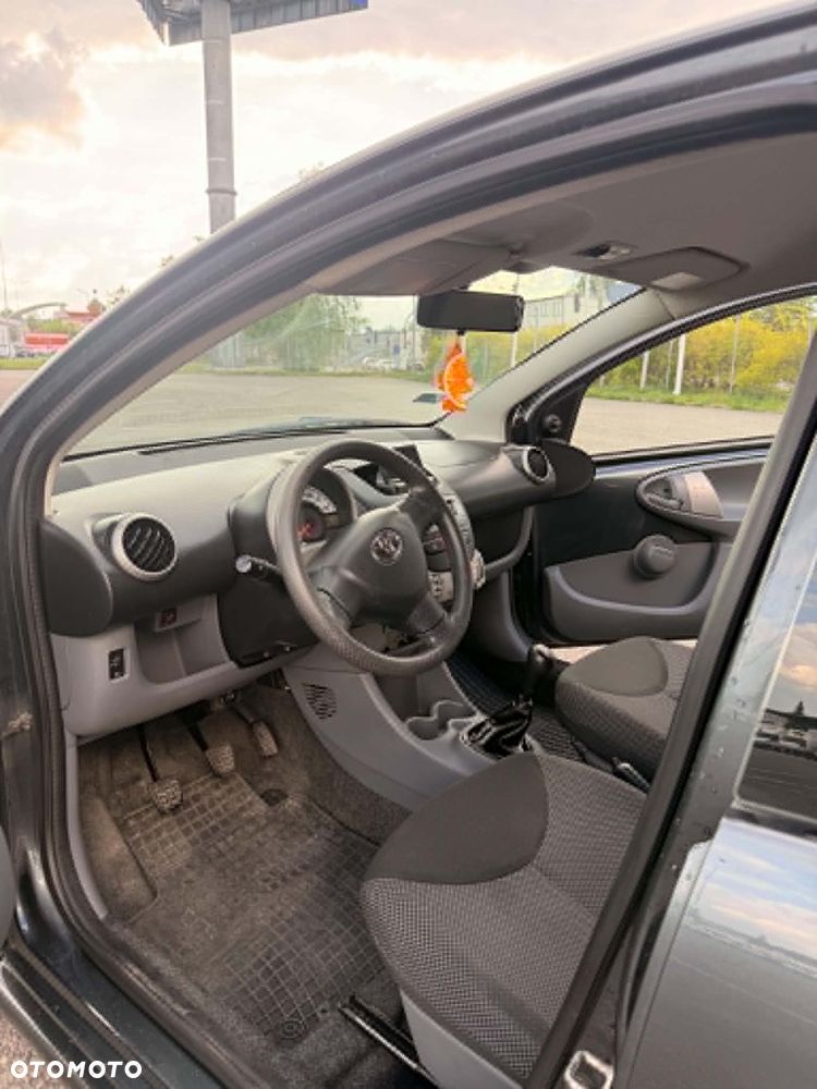 Toyota Aygo Standard - 6