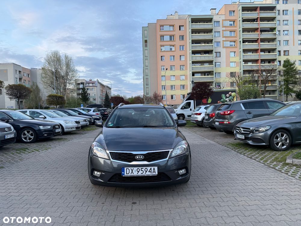 Kia Ceed 1.6 CVVT Dream-Team Edition - 16