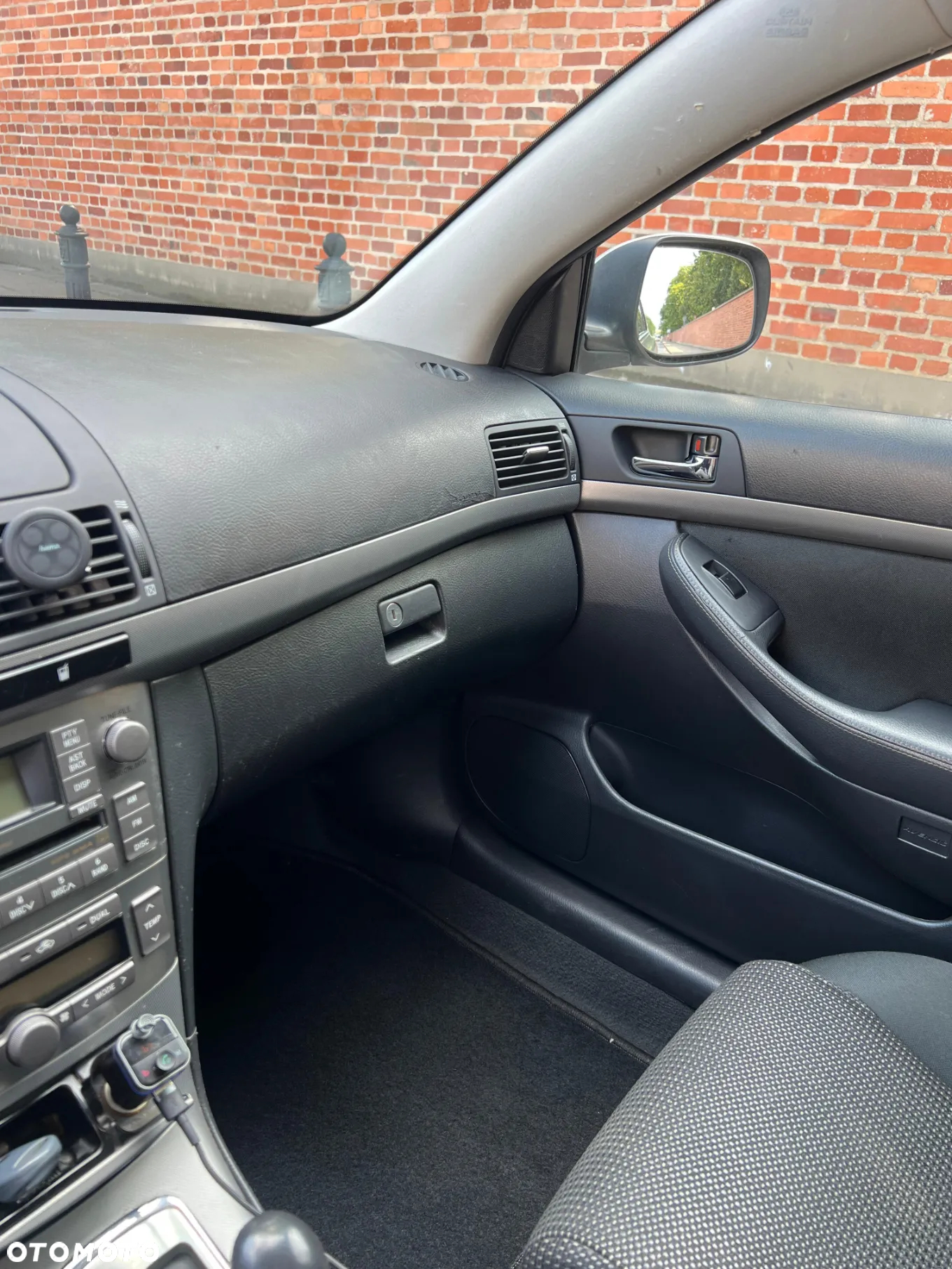 Toyota Avensis 2.0 VVT-i Combi Automatik Sol - 21