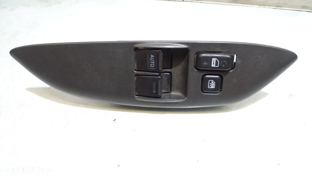 PANEL STEROWANIA SZYB TOYOTA YARIS 1,3 - 1