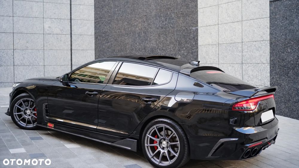 Kia Stinger - 14