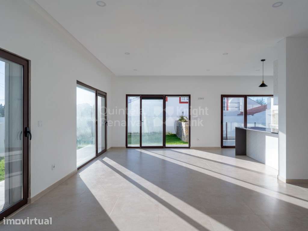 Moradia T4 com jardim, piscina e garagem em Birre - Grande imagem: 2/29