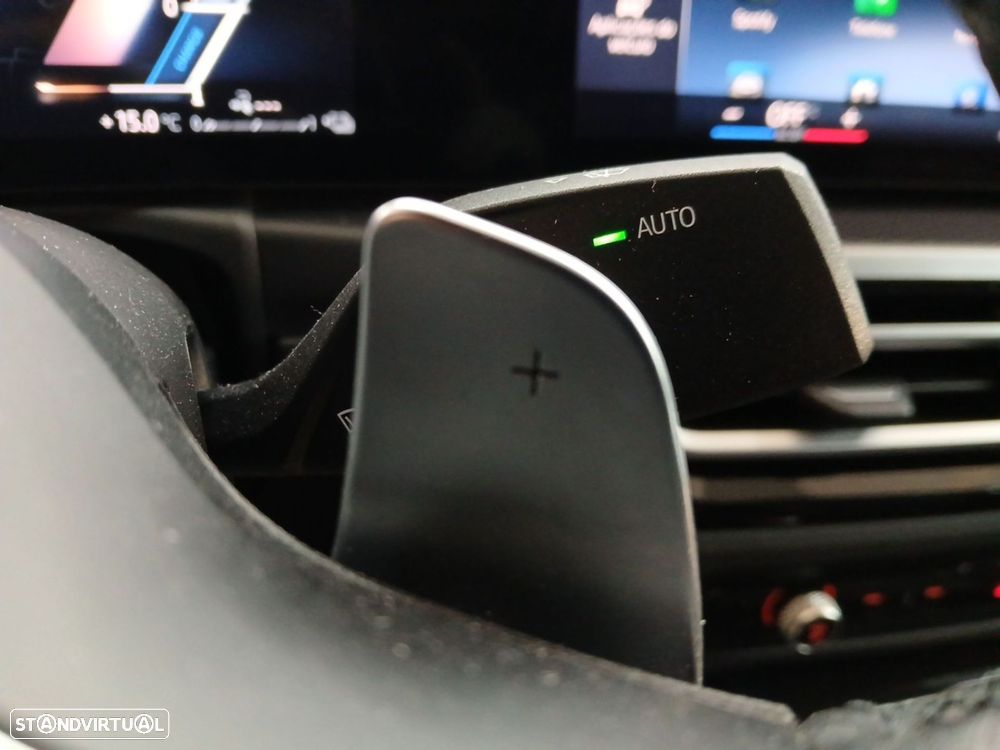BMW 320 e Pack Desportivo M Auto - 27