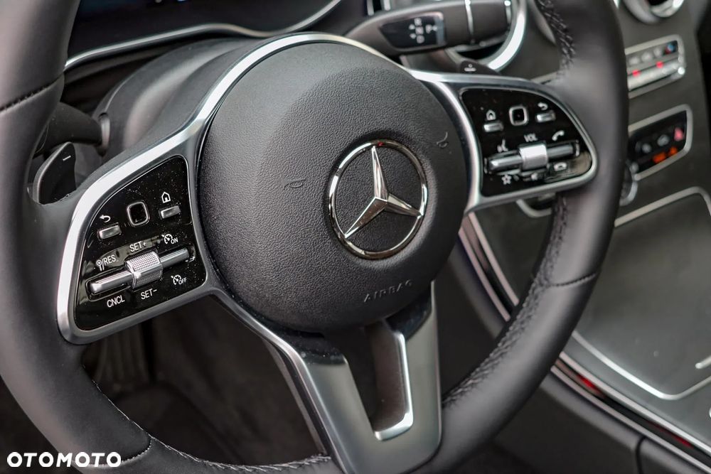 Mercedes-Benz Klasa C 300 4MATIC 9G-TRONIC - 15