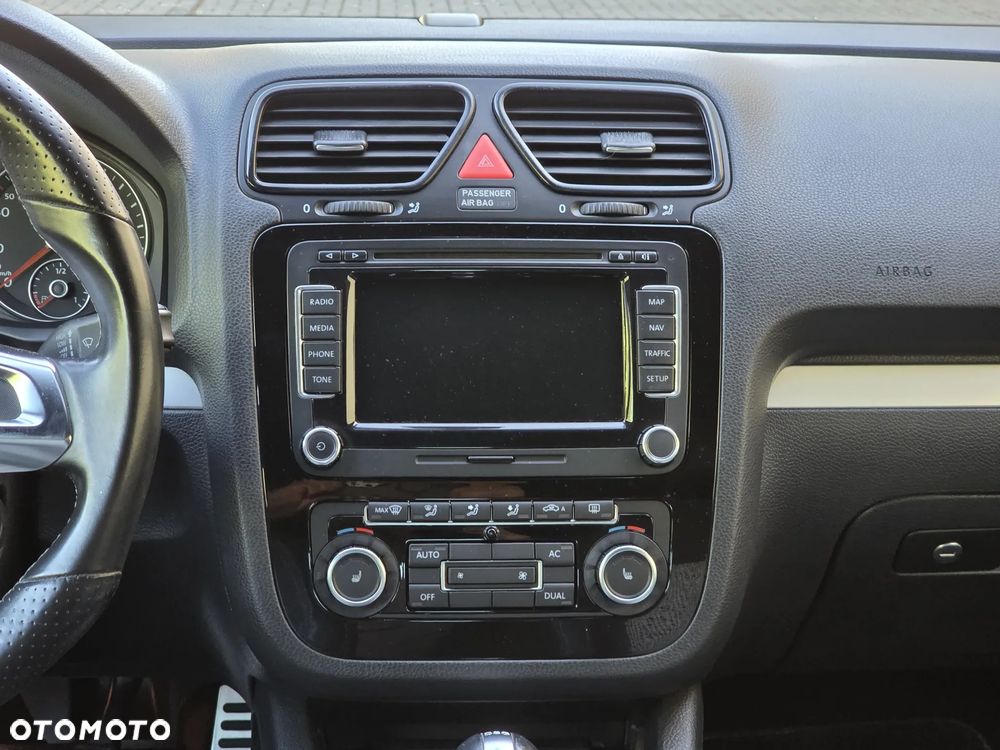 Volkswagen Scirocco 2.0 TDI DSG Life - 20