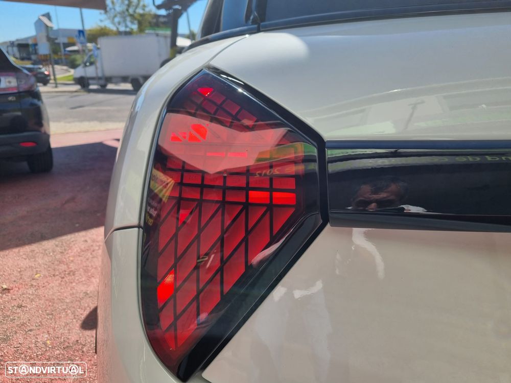 MINI 5 Portas Cooper Premium Plus JCW Auto - 9