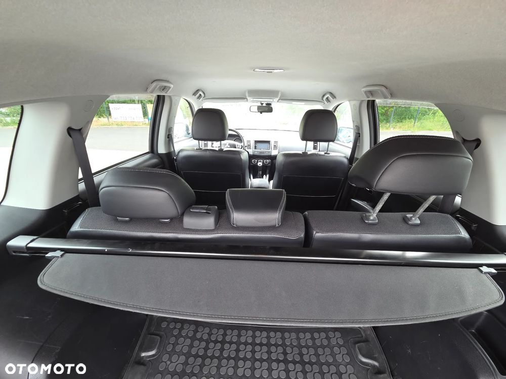 Mitsubishi Outlander 2.0 Intense 2WD - 11