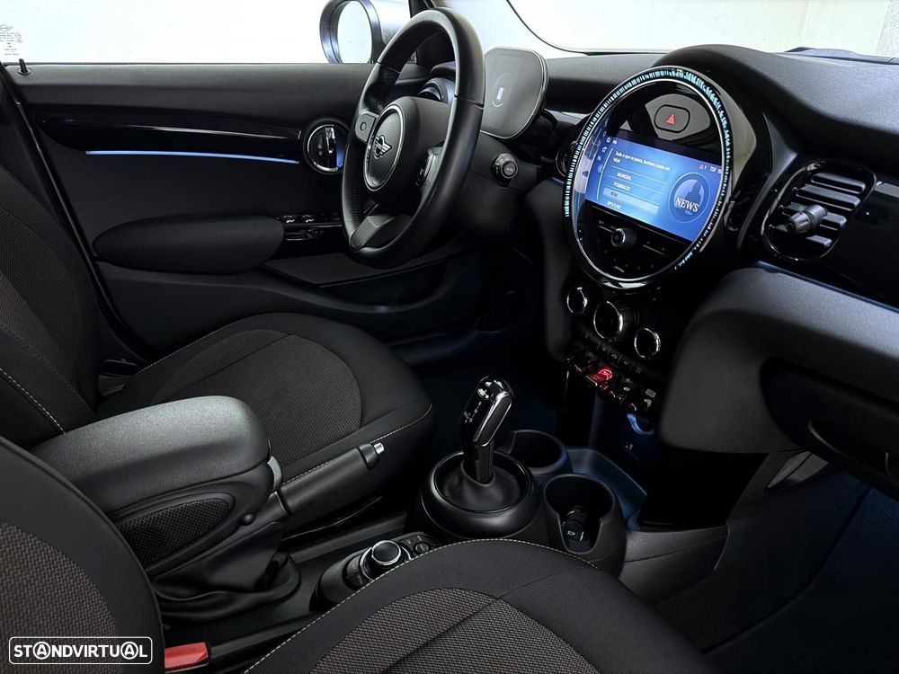 MINI 5 Portas Cooper Auto - 17