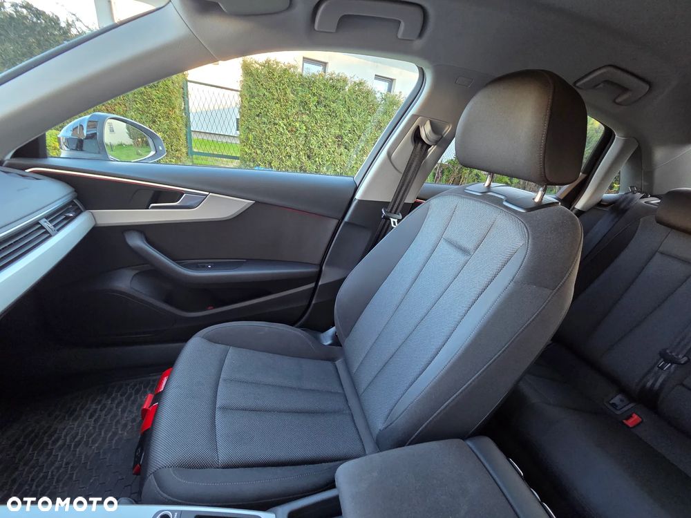 Audi A4 Limousine 35 TFSI mHEV S tronic - 17