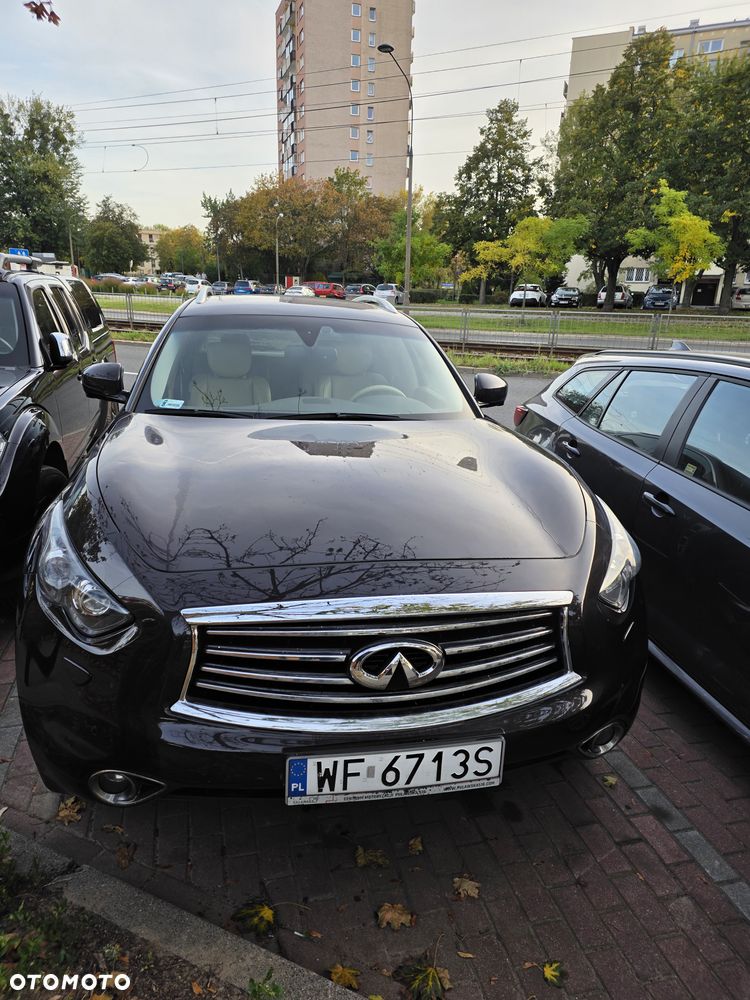 Infiniti QX70 - 1