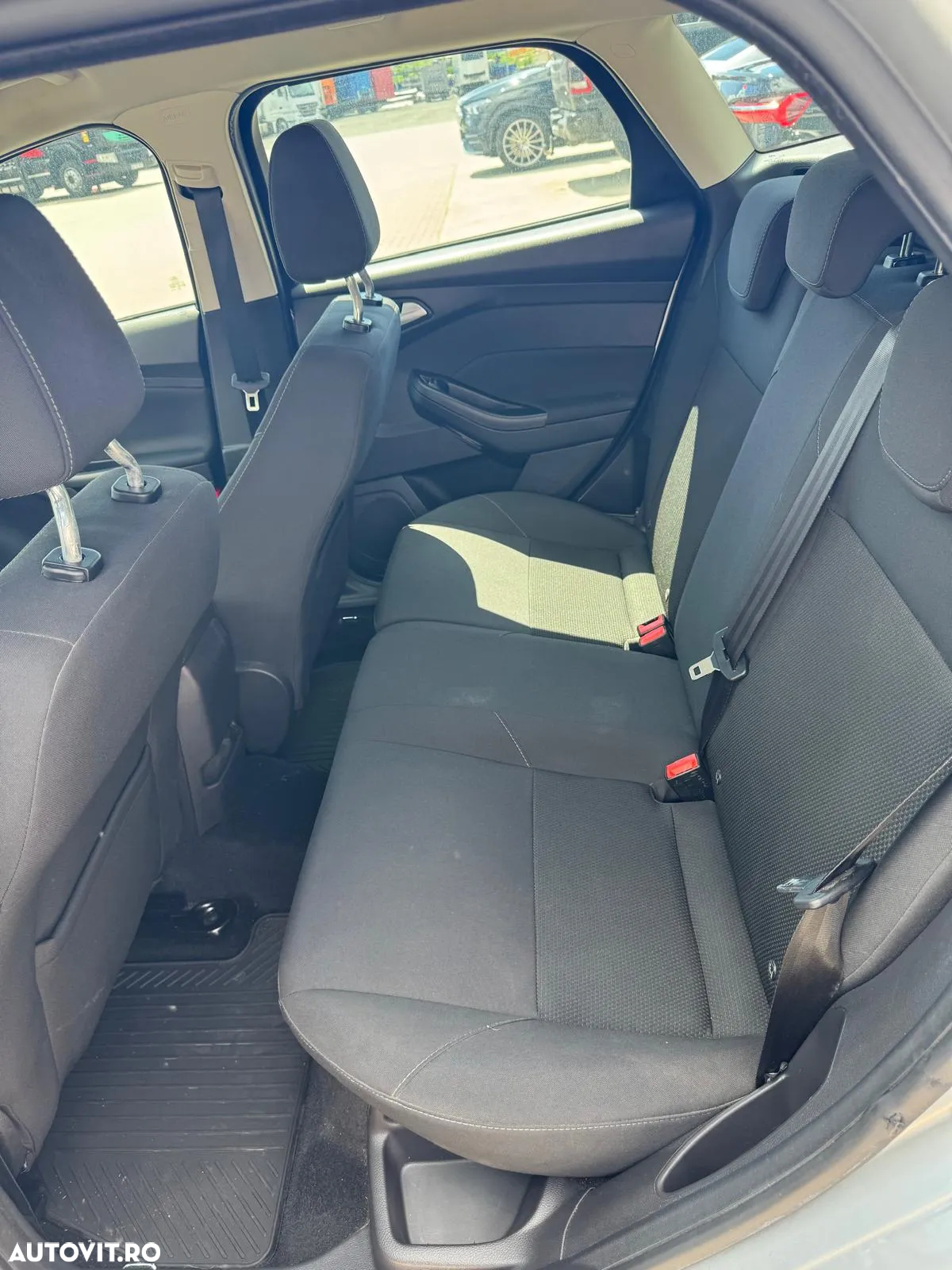 BMW Seria 3 318i Touring Edition Lifestyle - 16