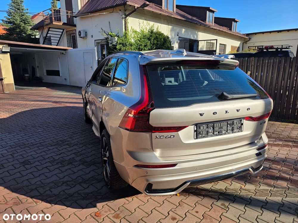 Volvo XC 60 B5 B AWD Plus Dark - 10